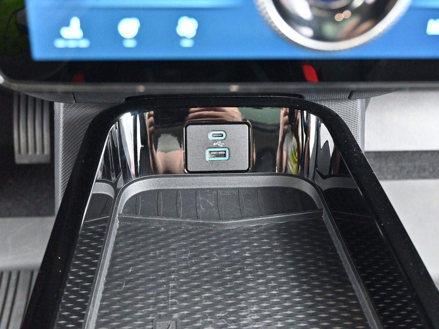 Used 2023 Ford Mustang Mach-E Premium image 26