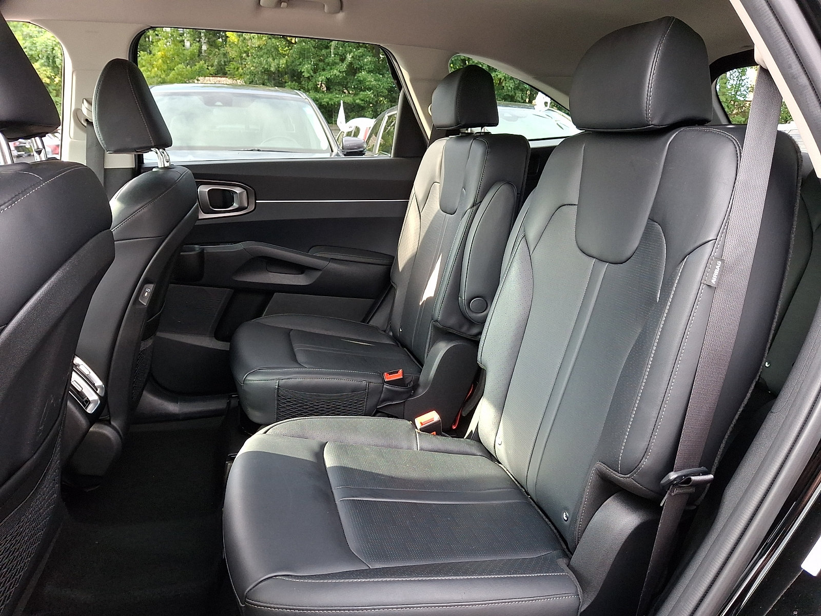 Certified 2025 Kia Sorento EX AWD/4WD image 9