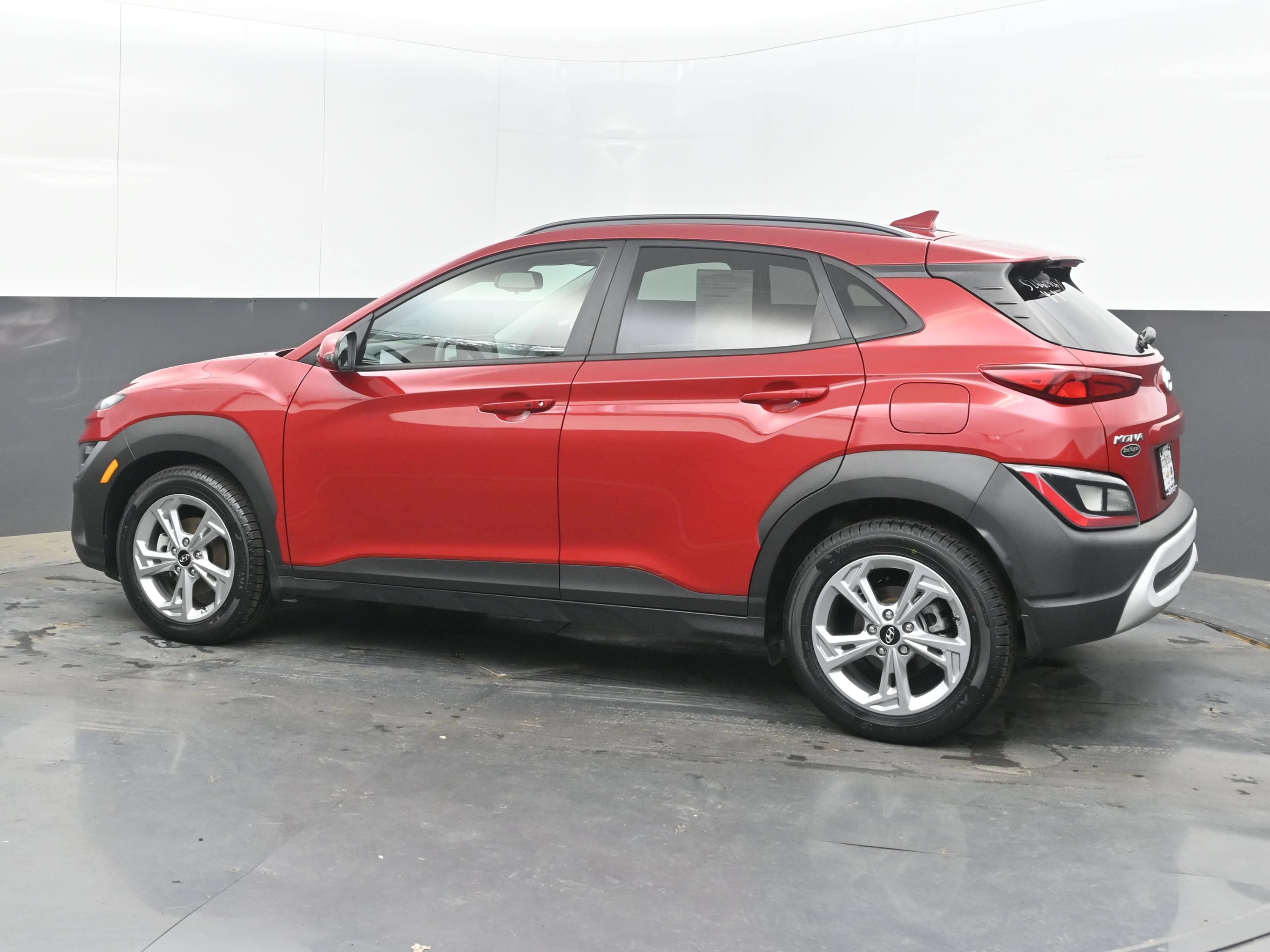 Used 2022 Hyundai Kona SEL w/ Cargo Package FWD image 6