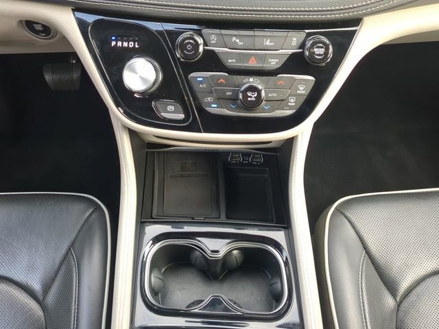 Used 2024 Chrysler Pacifica Limited image 23