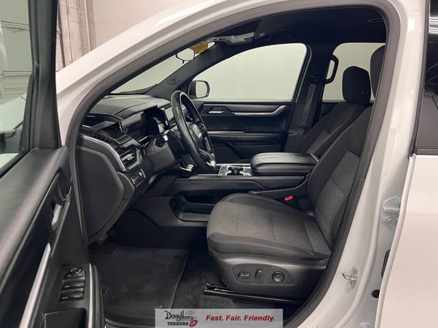 Used 2025 GMC Acadia Elevation image 31