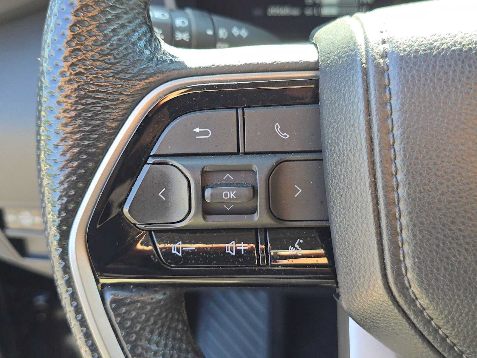 Used 2024 Toyota Tundra Limited AWD/4WD image 29