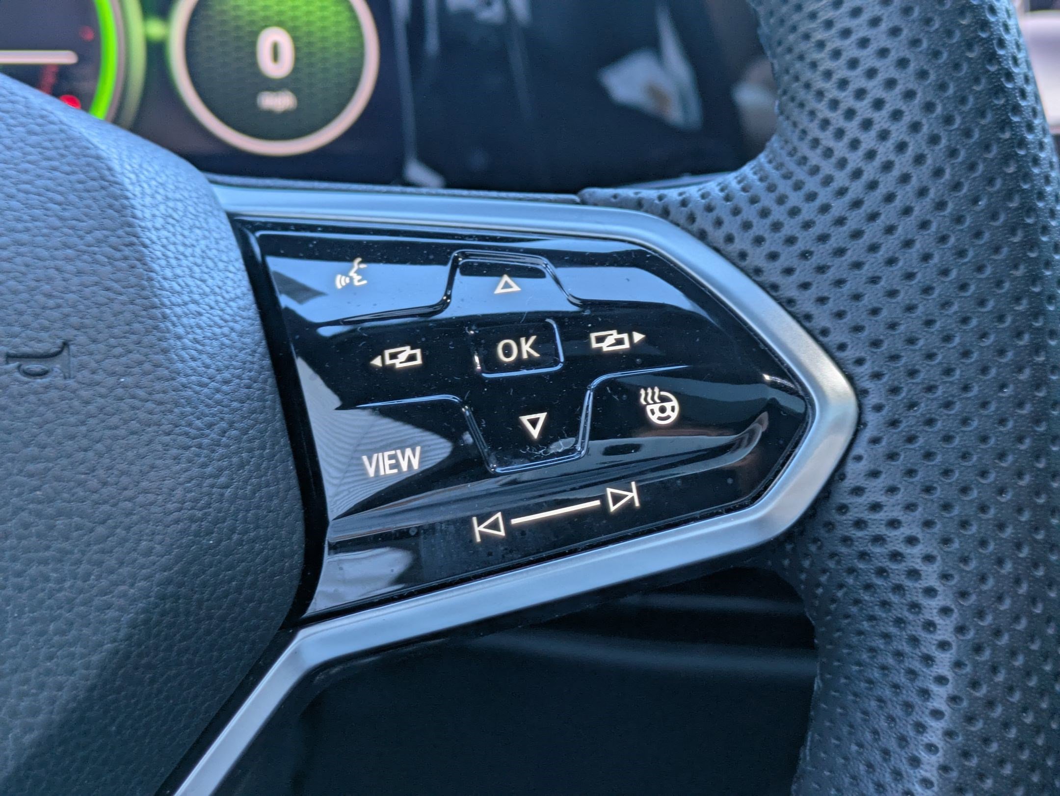 Used 2022 Volkswagen GTI SE FWD image 19