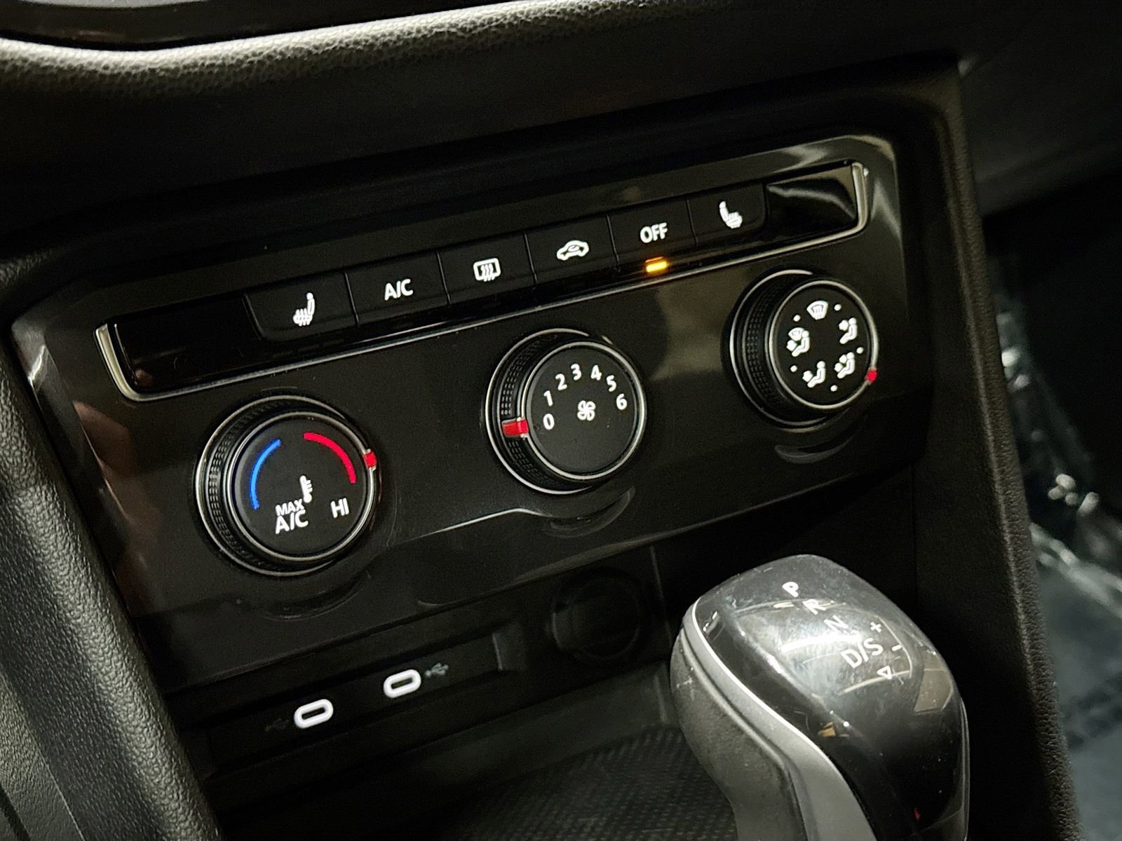 Used 2022 Volkswagen Tiguan S image 16