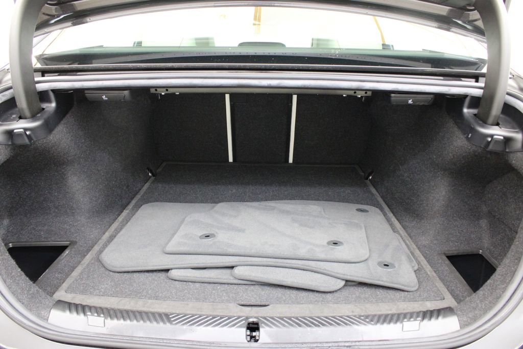 Used 2024 BMW 530i w/ Convenience Package image 30