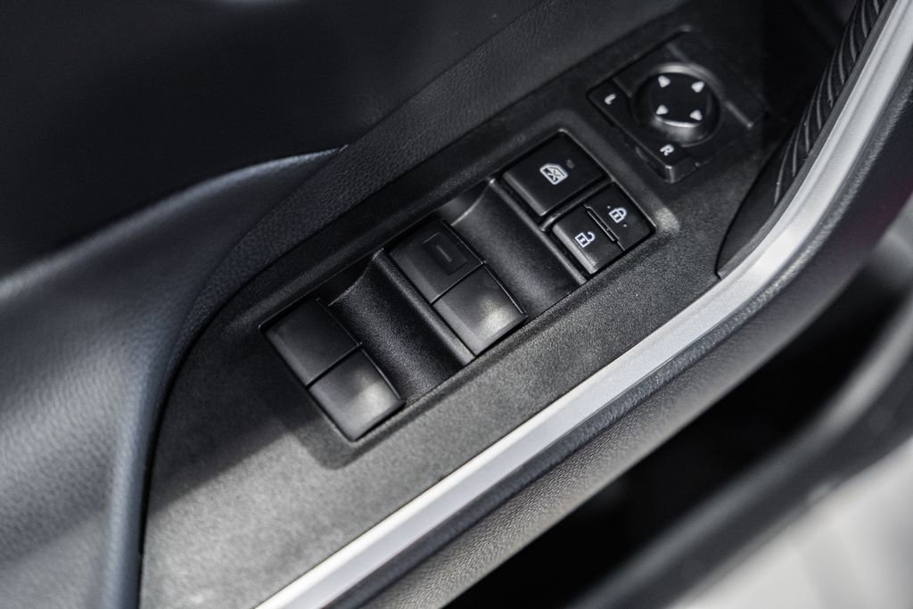 Used 2024 Toyota RAV4 LE image 31