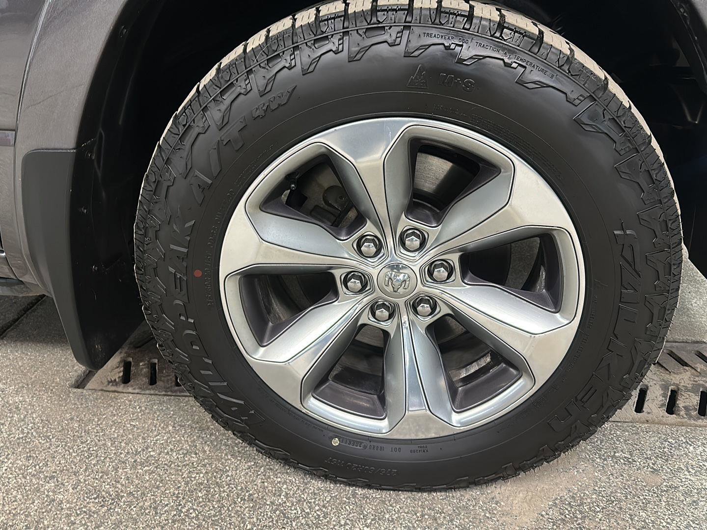 Used 2019 RAM 1500 Limited image 9
