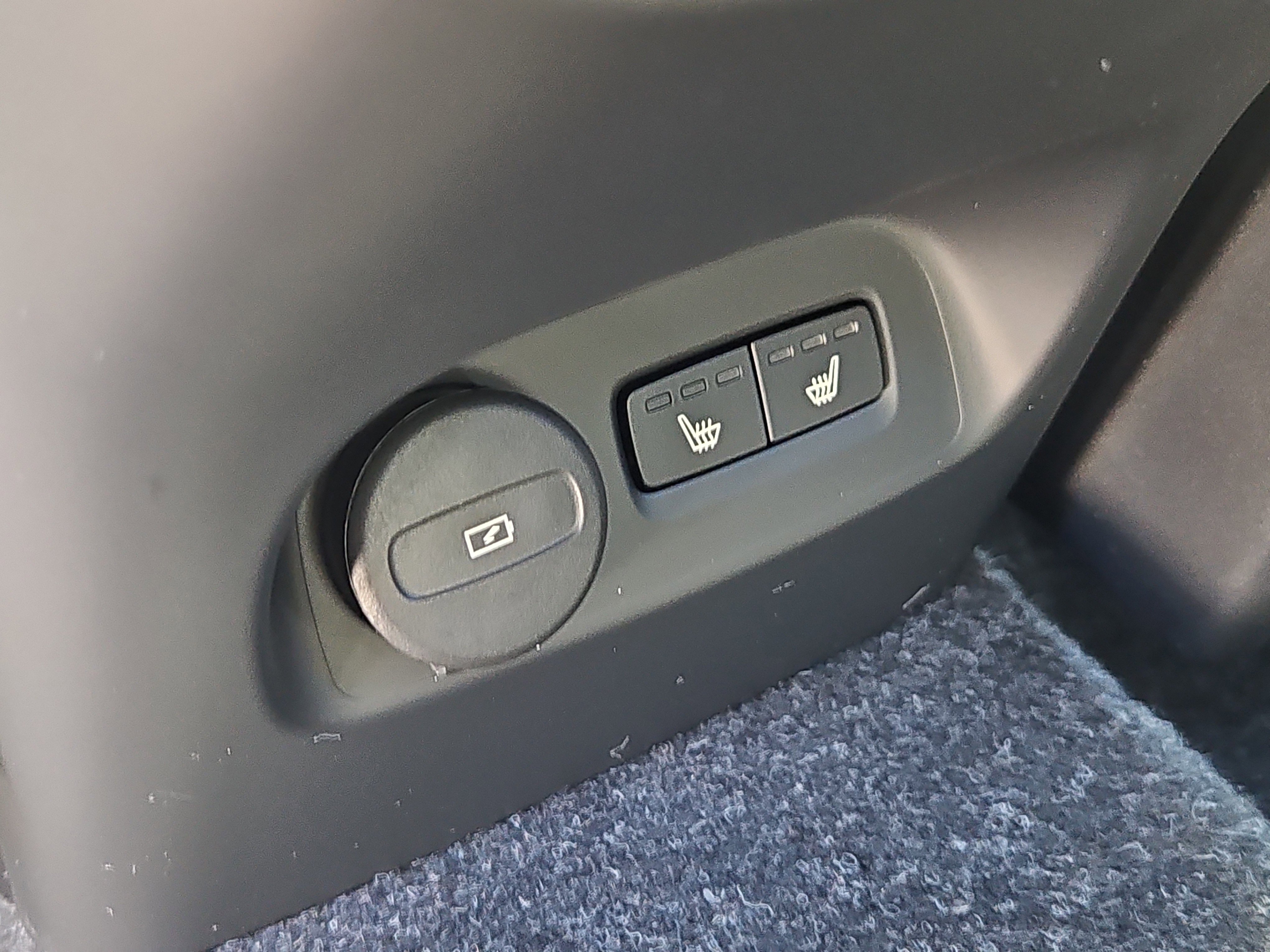 New 2026 Volvo XC40 B5 Core w/ Protection Package Premier image 10