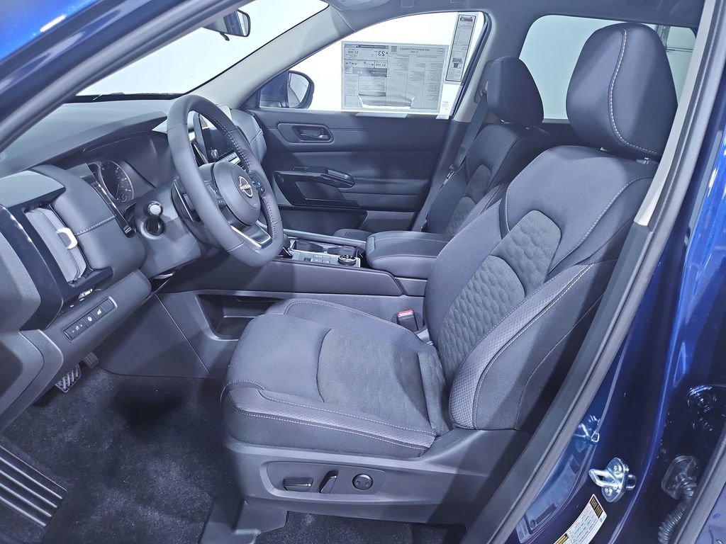 New 2025 Nissan Pathfinder SV image 9