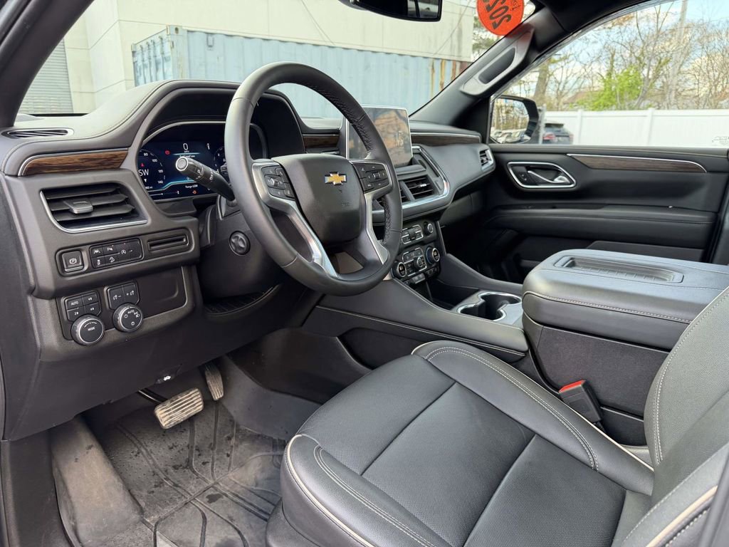 Used 2023 Chevrolet Tahoe Premier AWD/4WD image 18