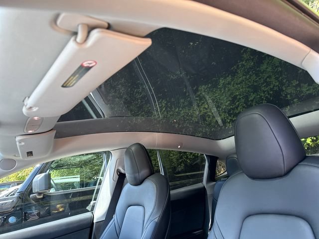 Used 2022 Tesla Model Y Long Range AWD/4WD image 21