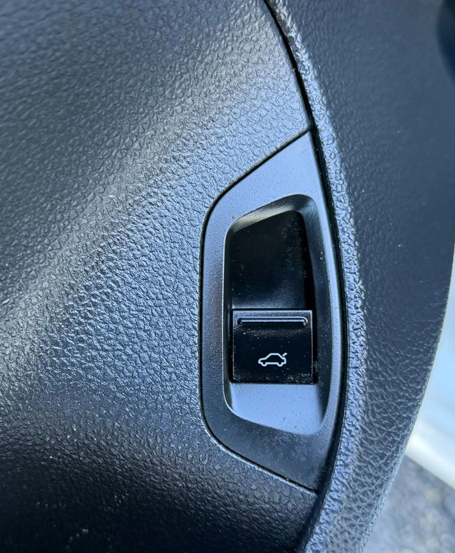 Used 2019 Volkswagen Passat 2.0T Wolfsburg w/ Wheels & Sunroof Package image 24