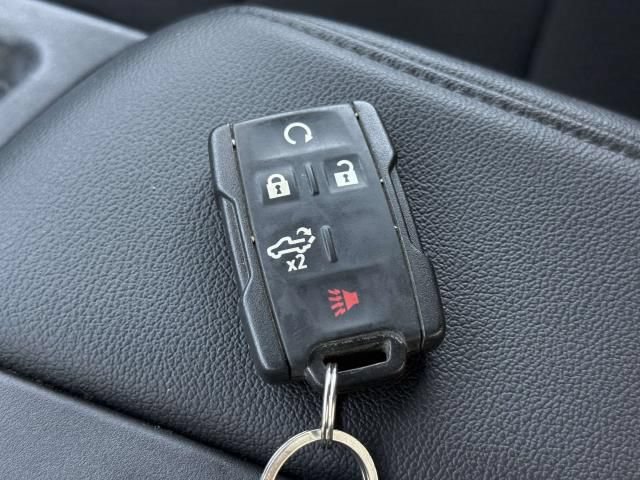 Used 2020 Chevrolet Silverado 1500 Custom w/ Custom Value Package AWD/4WD image 28