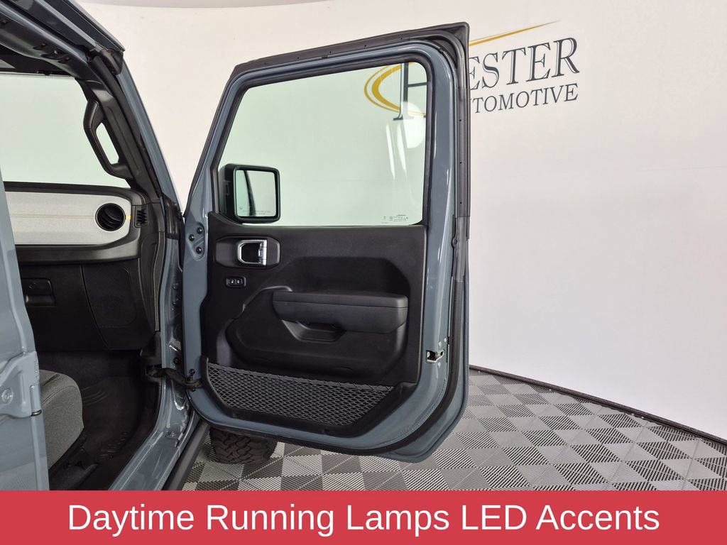 Used 2025 Jeep Wrangler Unlimited Sport AWD/4WD image 35