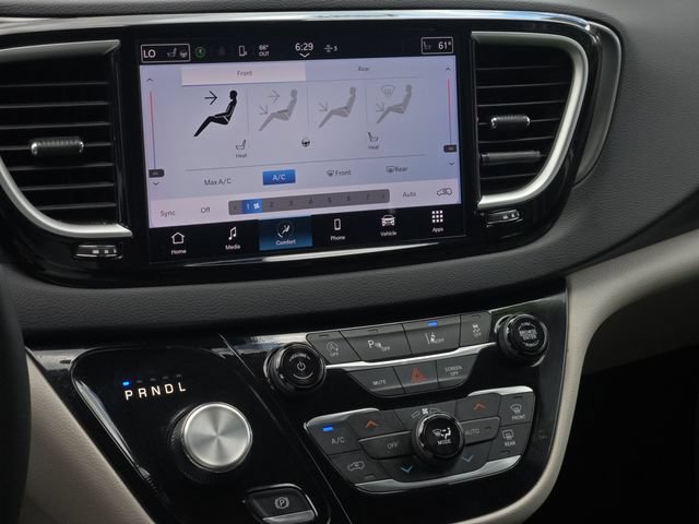 Used 2024 Chrysler Pacifica Touring-L FWD image 21