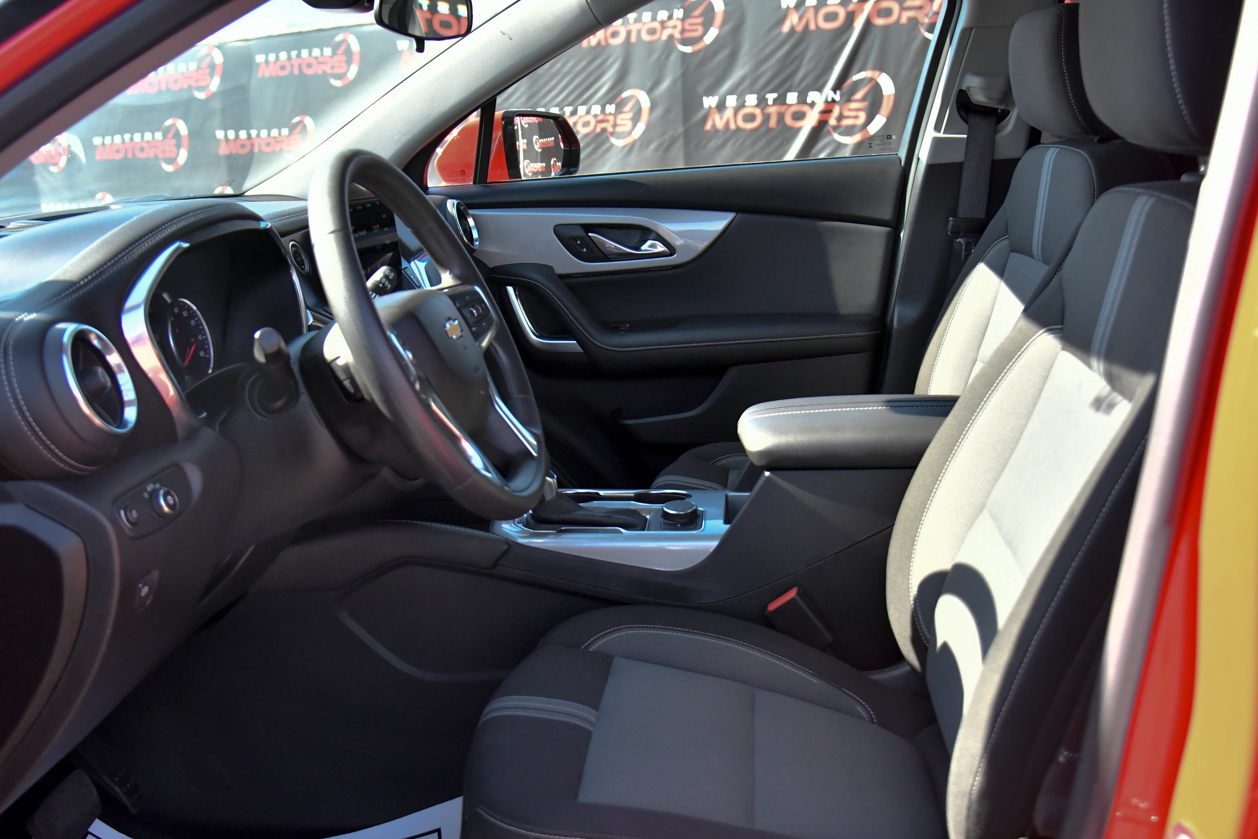 Used 2025 Chevrolet Blazer LT FWD image 17