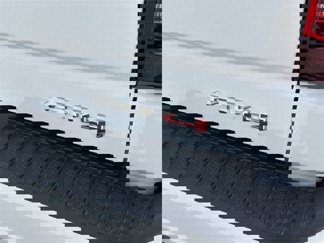 Certified 2022 GMC Sierra 1500 AT4 w/ AT4 Premium Package image 33