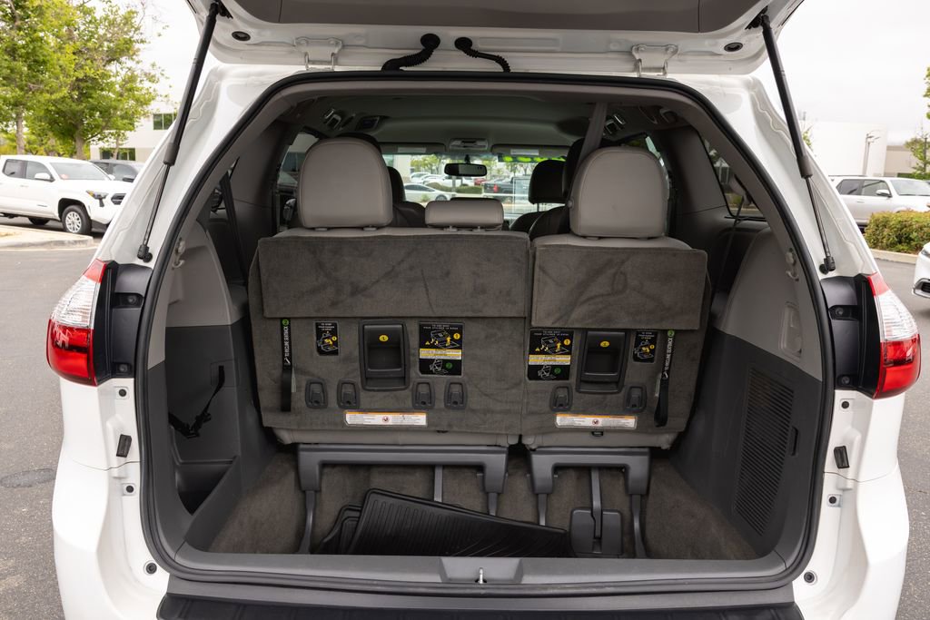 Used 2017 Toyota Sienna LE FWD image 8