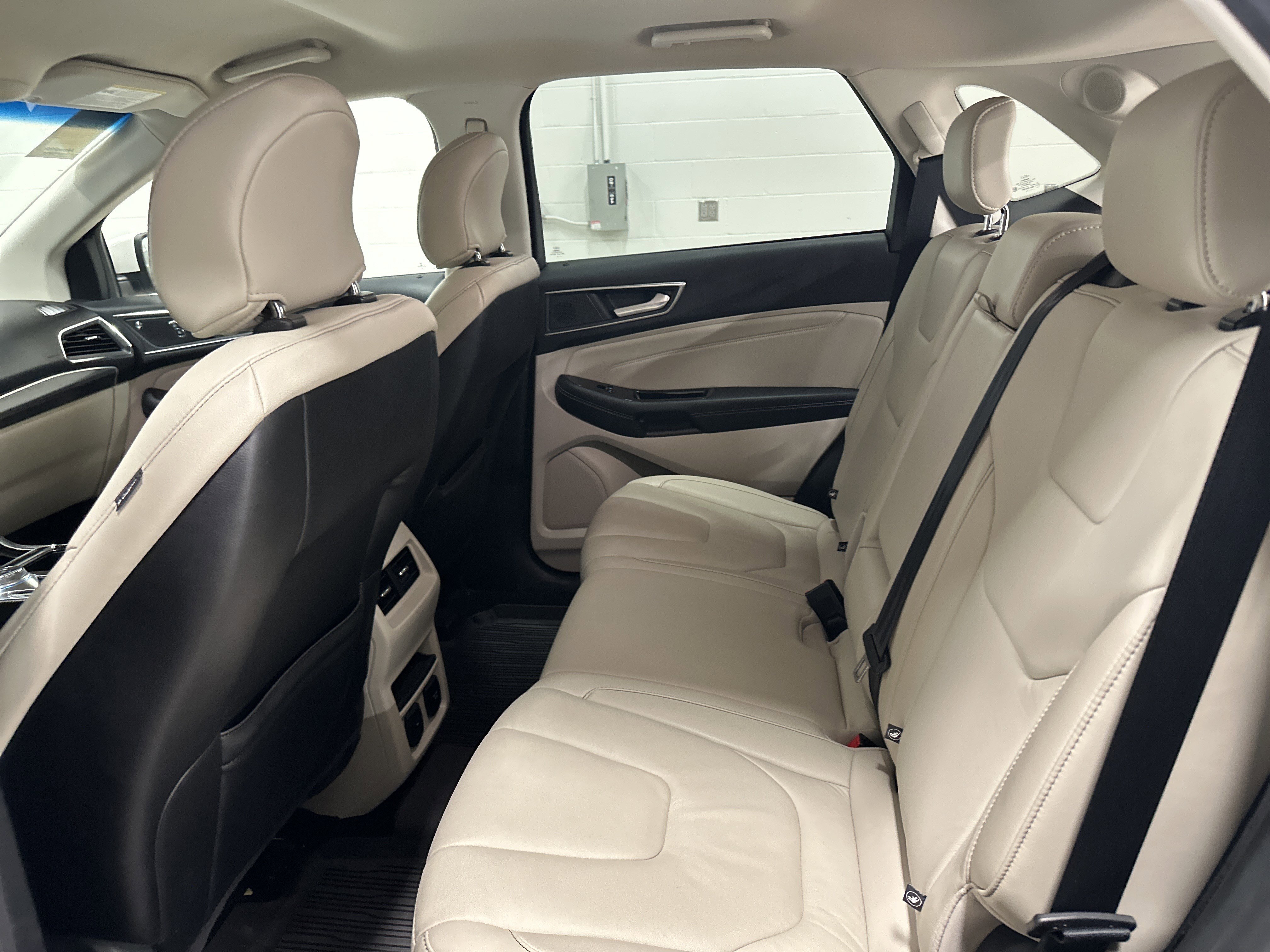 Used 2019 Ford Edge Titanium w/ Cold Weather Package AWD/4WD image 31