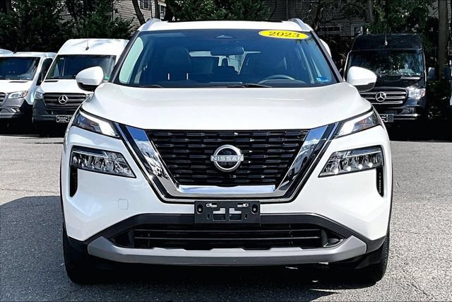 Used 2023 Nissan Rogue SV w/ SV Premium Package AWD/4WD image 2