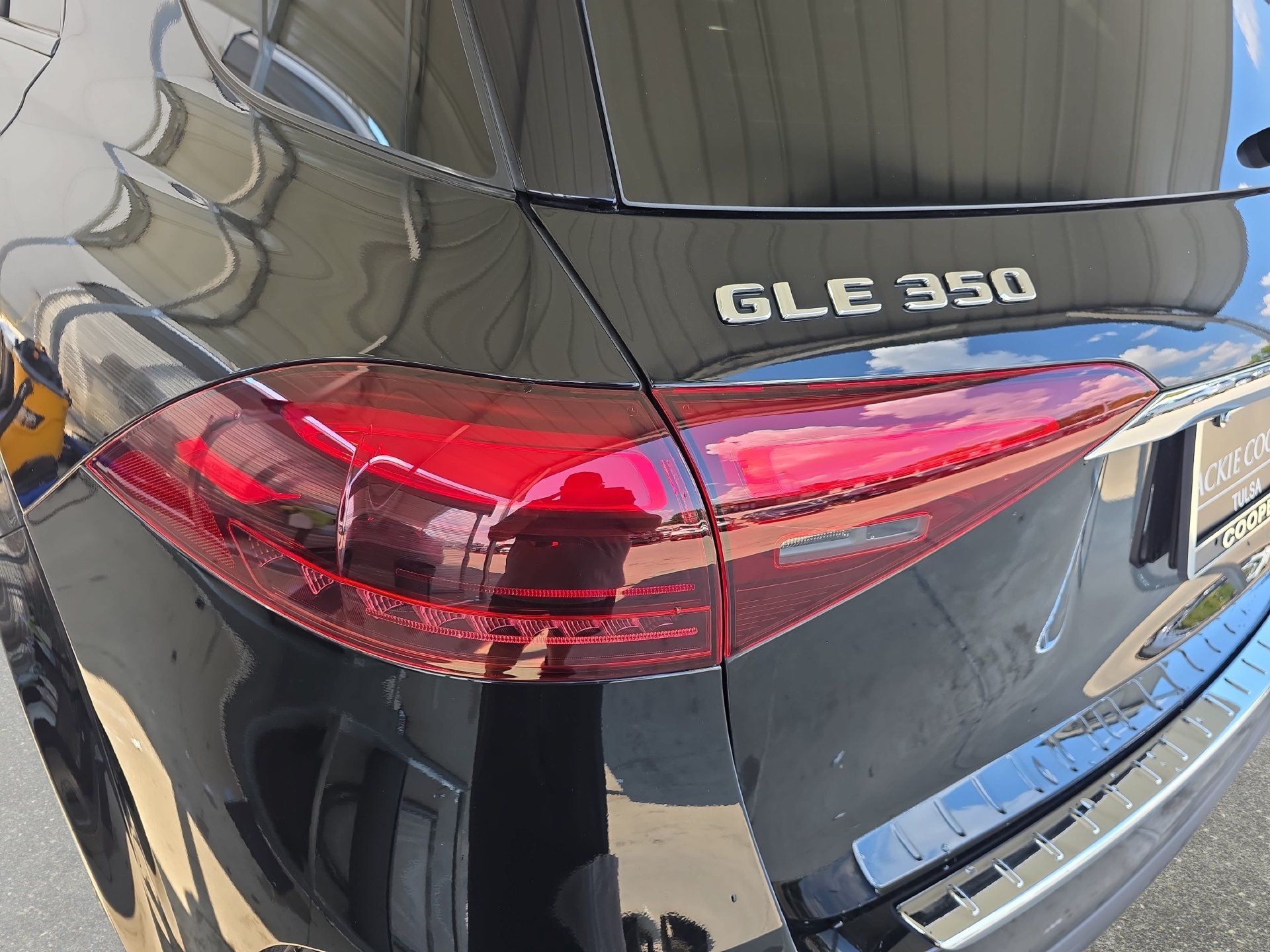 Used 2024 Mercedes-Benz GLE 350 4MATIC image 33