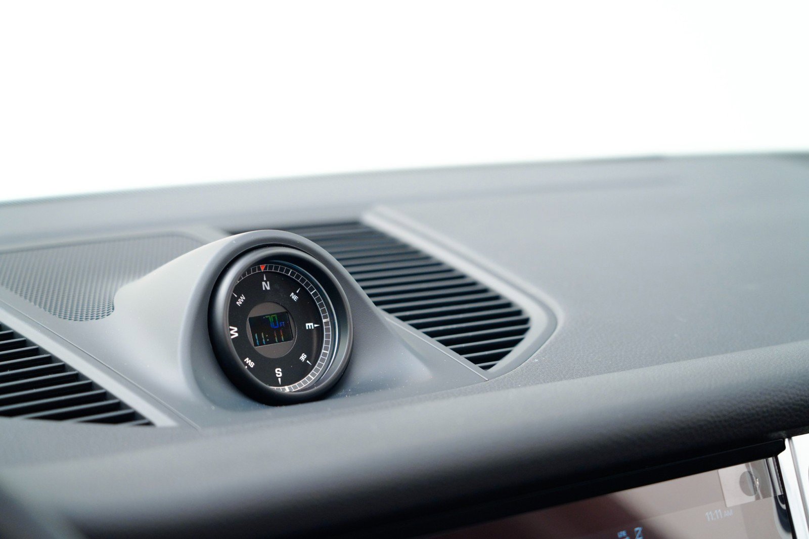 New 2026 Porsche Macan image 25