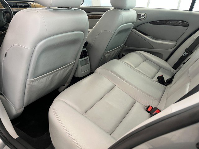 Used 2005 Jaguar S-TYPE R image 30