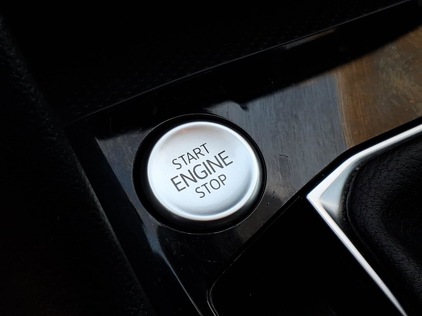 Certified 2024 Volkswagen Taos S FWD image 31