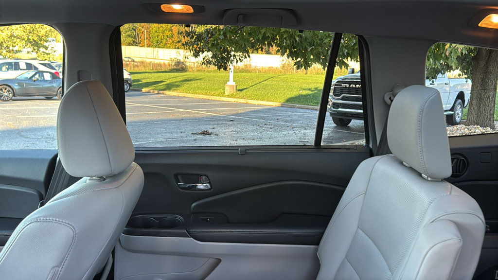 Used 2017 Honda Pilot Elite image 29