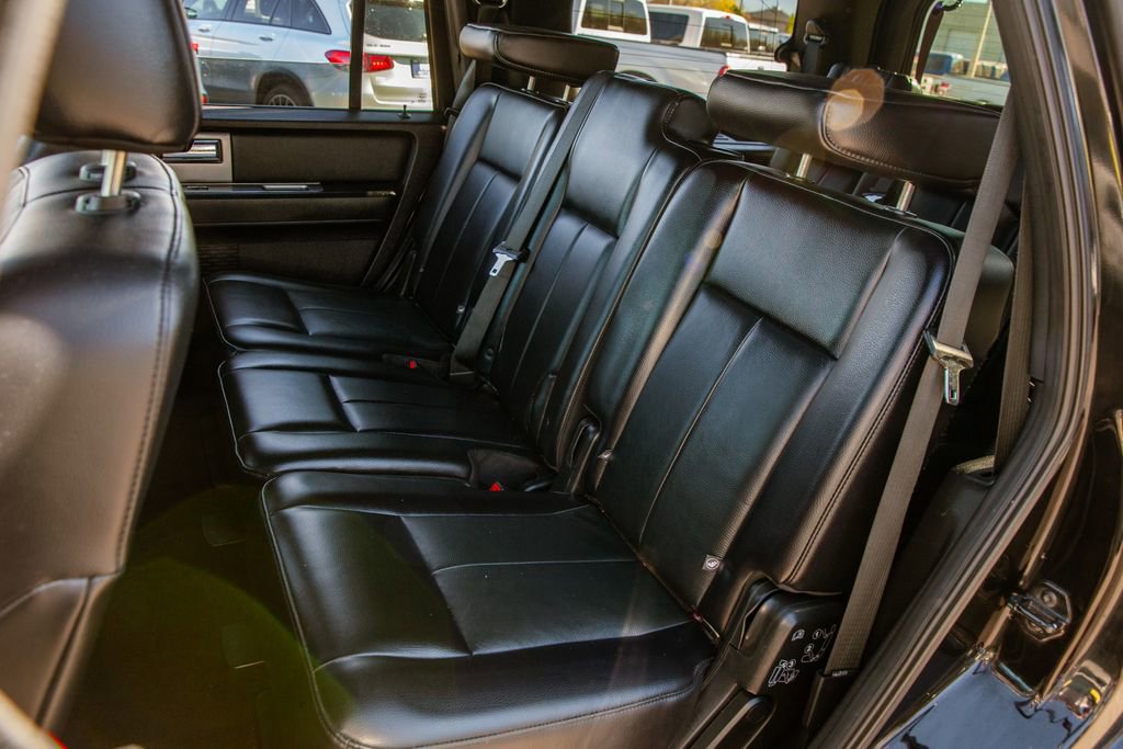 Used 2017 Ford Expedition XLT w/ Equipment Group 201A AWD/4WD image 12