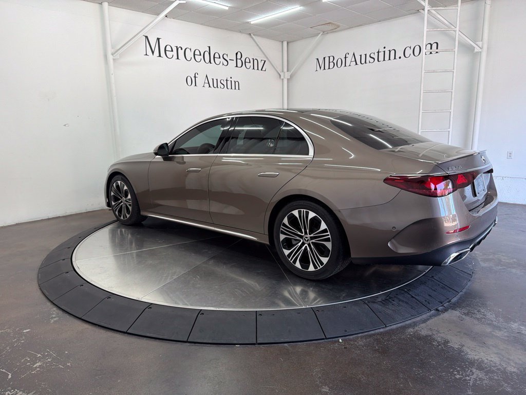 Used 2025 Mercedes-Benz E 350 4MATIC Sedan image 5