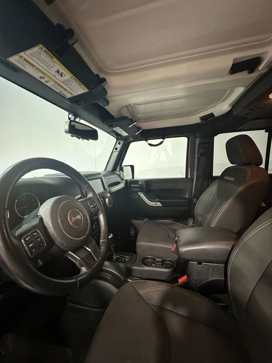 Used 2017 Jeep Wrangler Unlimited Sahara w/ Connectivity Group image 24