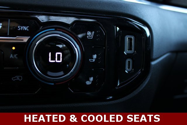 Used 2024 Chevrolet Silverado 2500 High Country w/ High Country Premium Package image 15