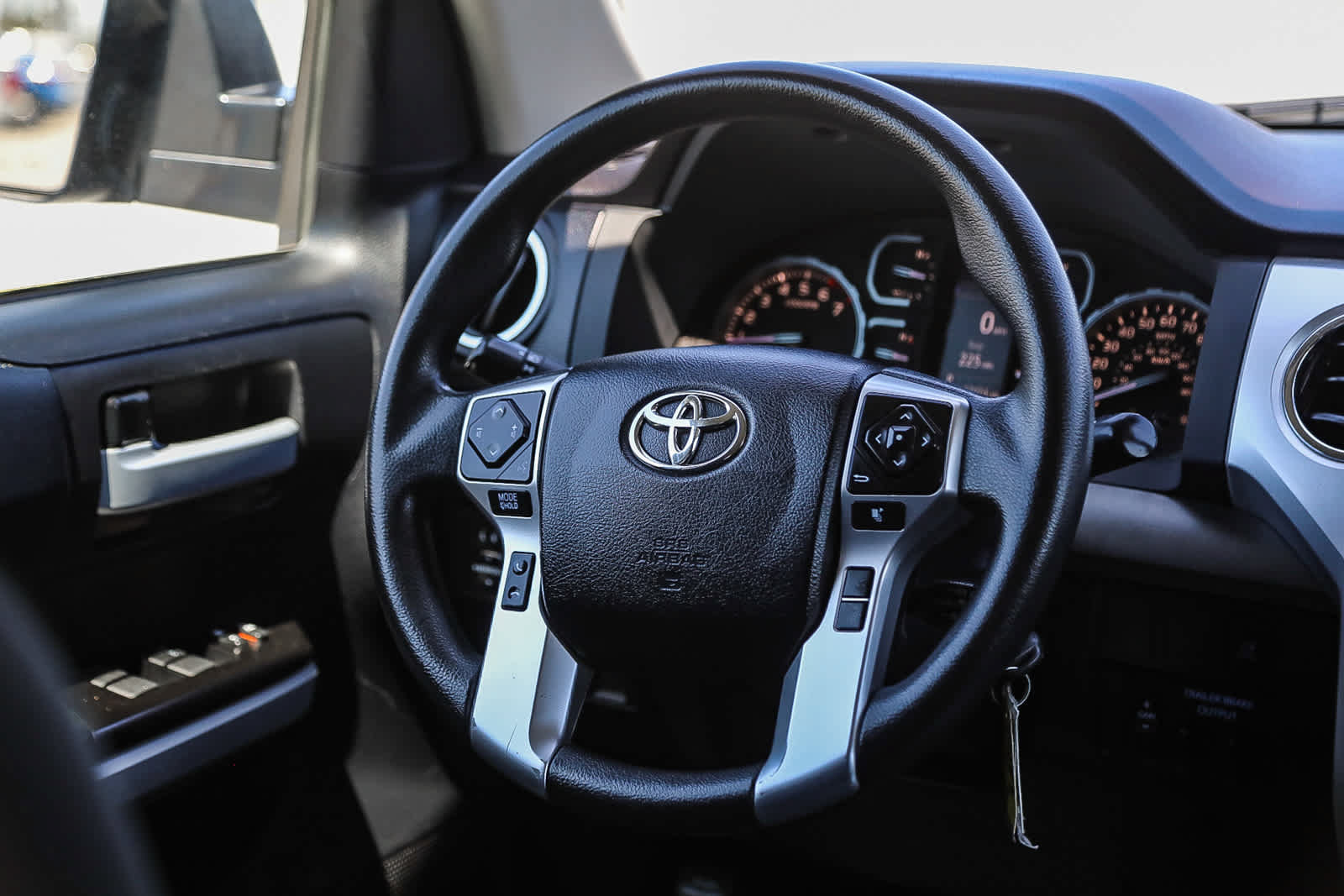 Used 2021 Toyota Tundra SR5 w/ SR5 Upgrade Package RWD image 15