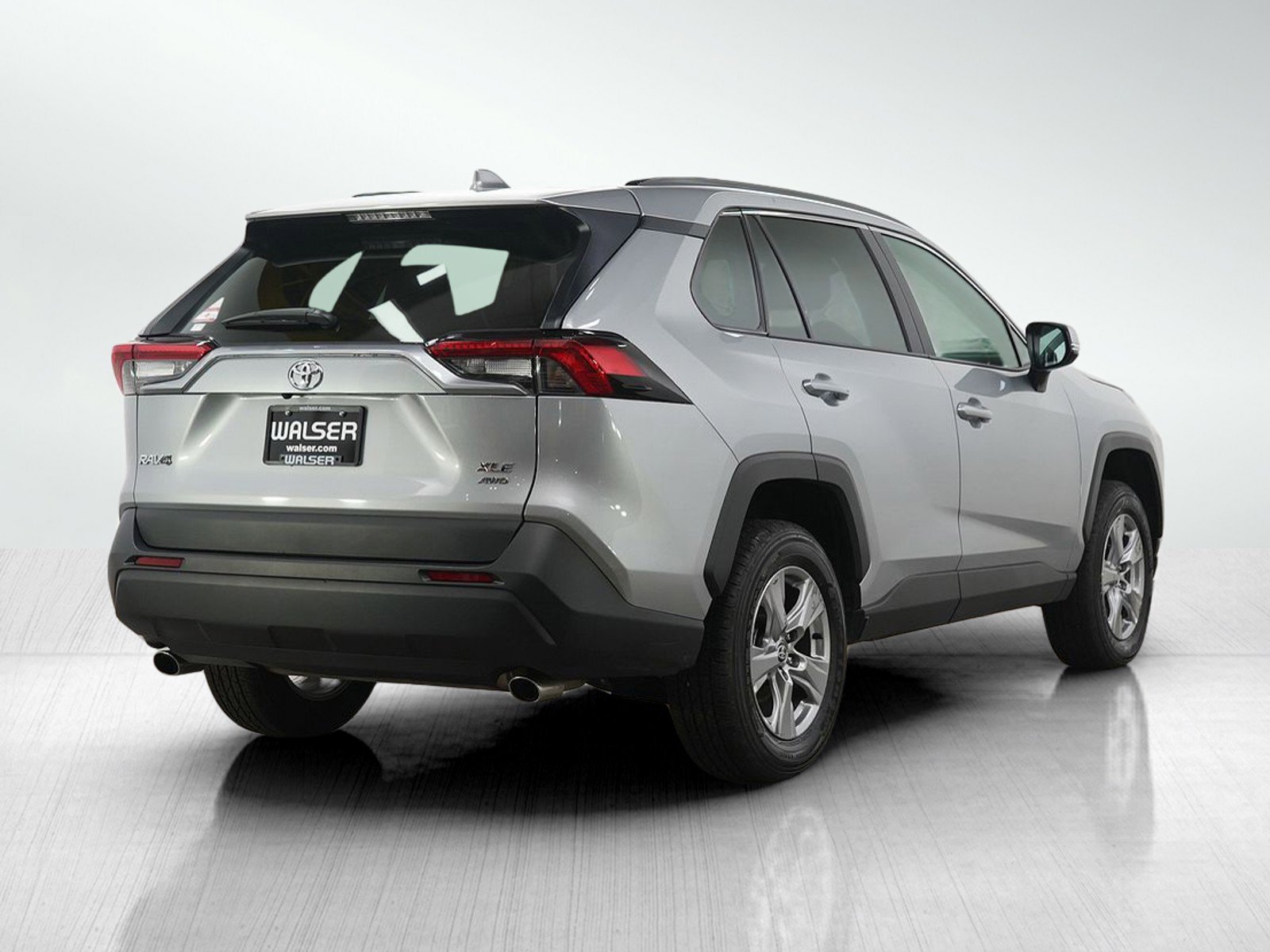 Used 2025 Toyota RAV4 XLE w/ Convenience Package AWD/4WD image 5