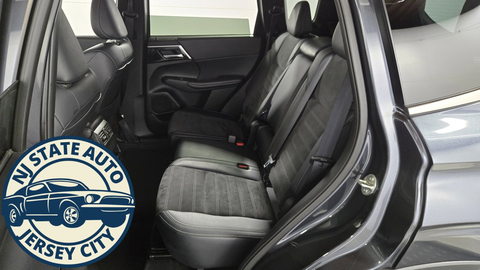 Used 2024 Mitsubishi Outlander SE image 21