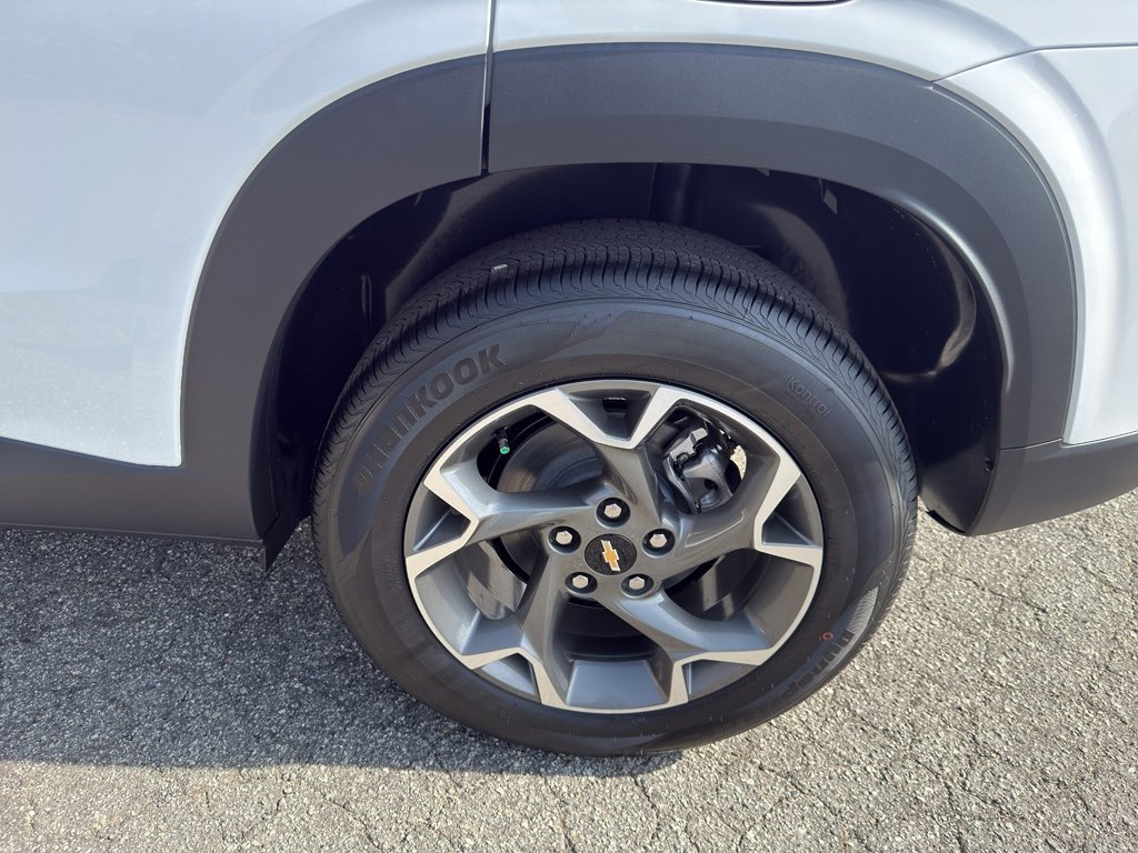 New 2026 Chevrolet Trax LT w/ Driver Confidence Package FWD image 20
