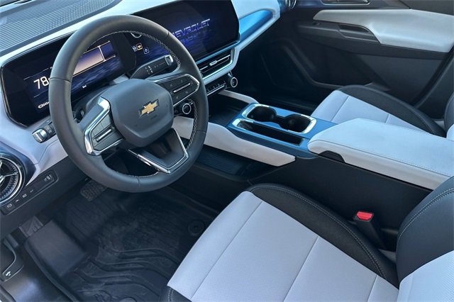 New 2026 Chevrolet Equinox EV LT image 13