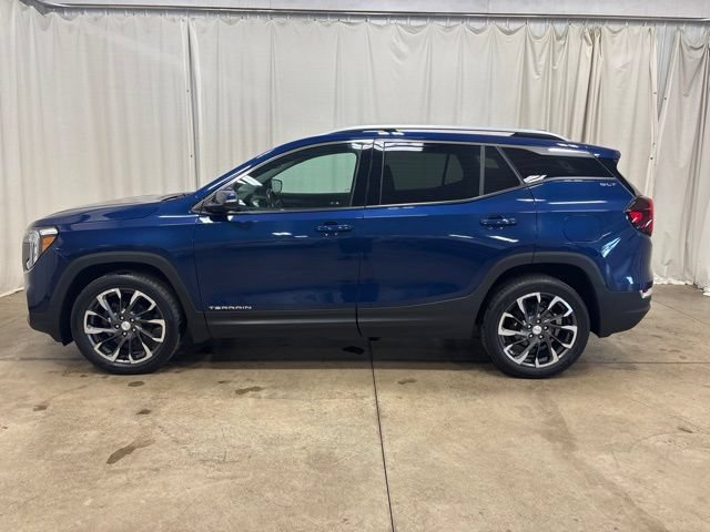 Used 2022 GMC Terrain SLT w/ Infotainment Package II AWD/4WD image 9