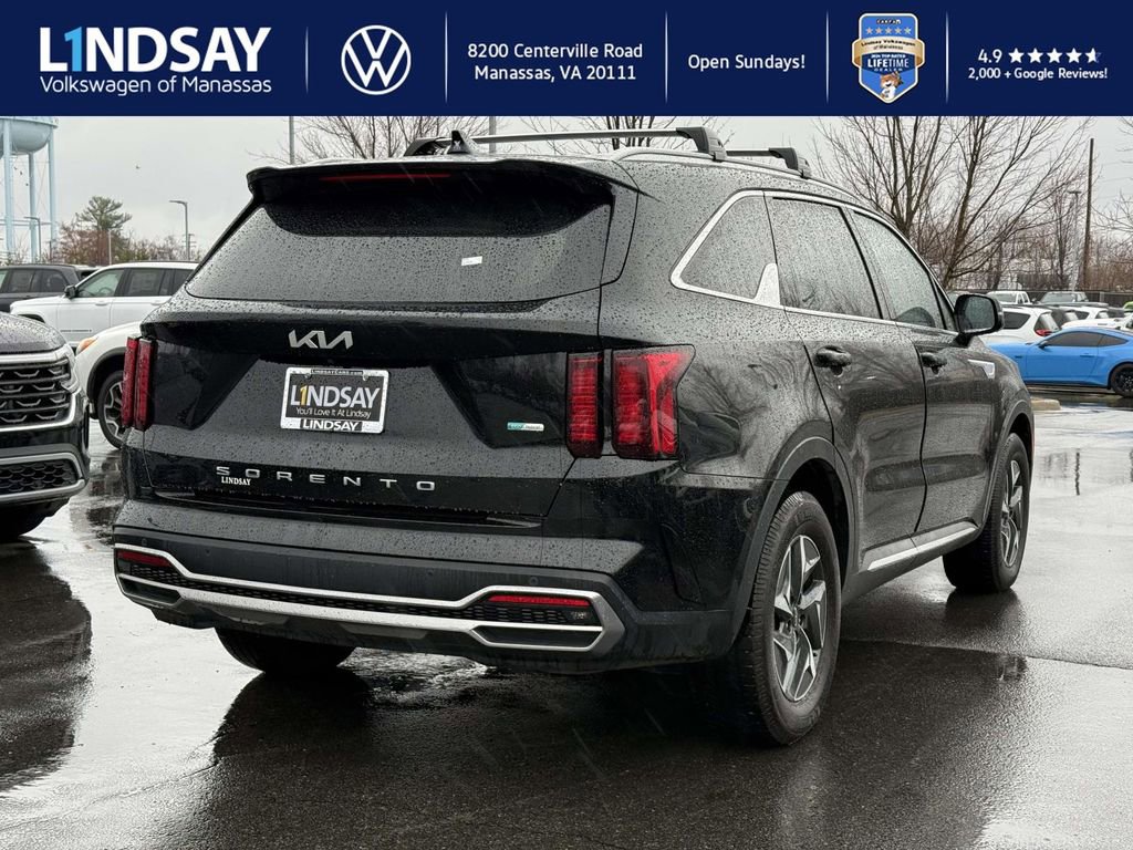 Used 2022 Kia Sorento EX image 2