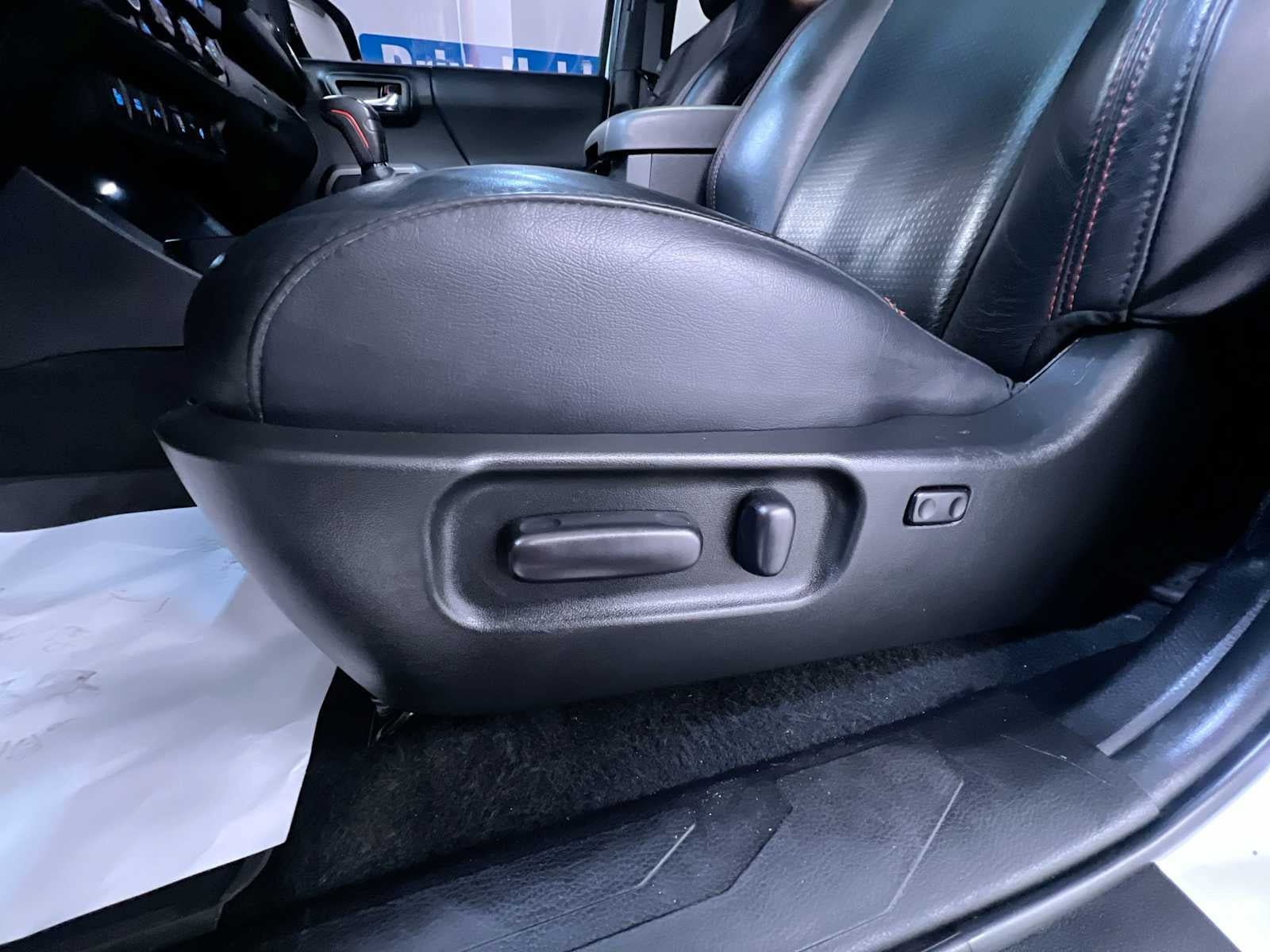 Used 2022 Toyota Tacoma TRD Pro AWD/4WD image 13