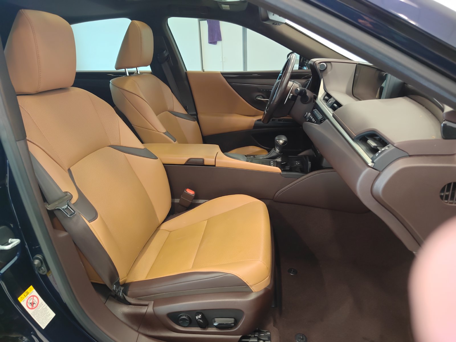 Used 2019 Lexus ES 300h w/ Premium Package FWD image 34