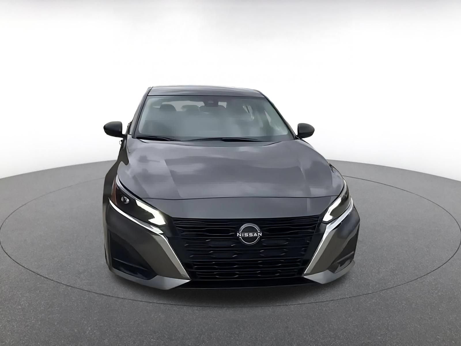 Used 2025 Nissan Altima 2.5 SV FWD image 4