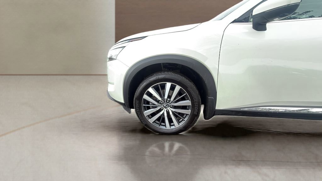 Used 2022 Nissan Pathfinder Platinum w/ Cargo Package image 19