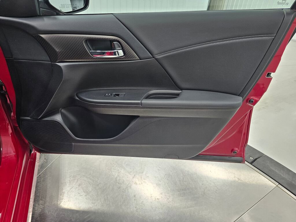 Used 2016 Honda Accord Sport image 23