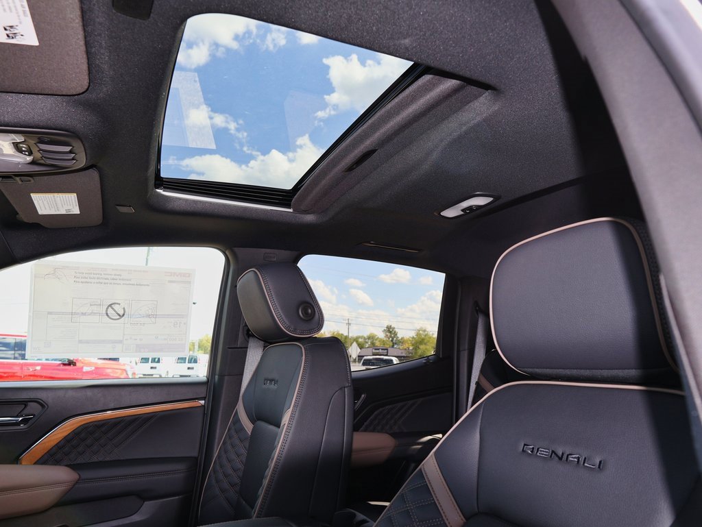 New 2026 GMC Canyon Denali w/ LPO, Denali Black Edition image 12