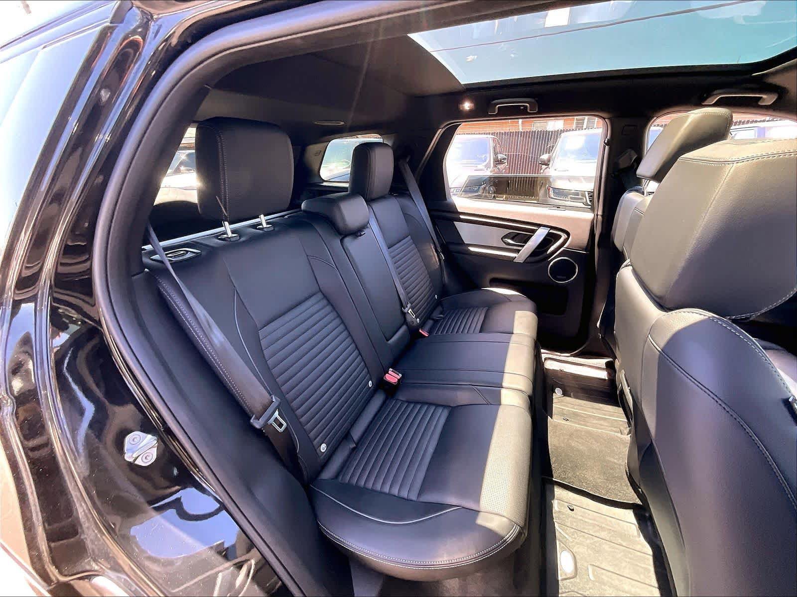 Used 2025 Land Rover Discovery Sport Dynamic SE AWD/4WD image 29