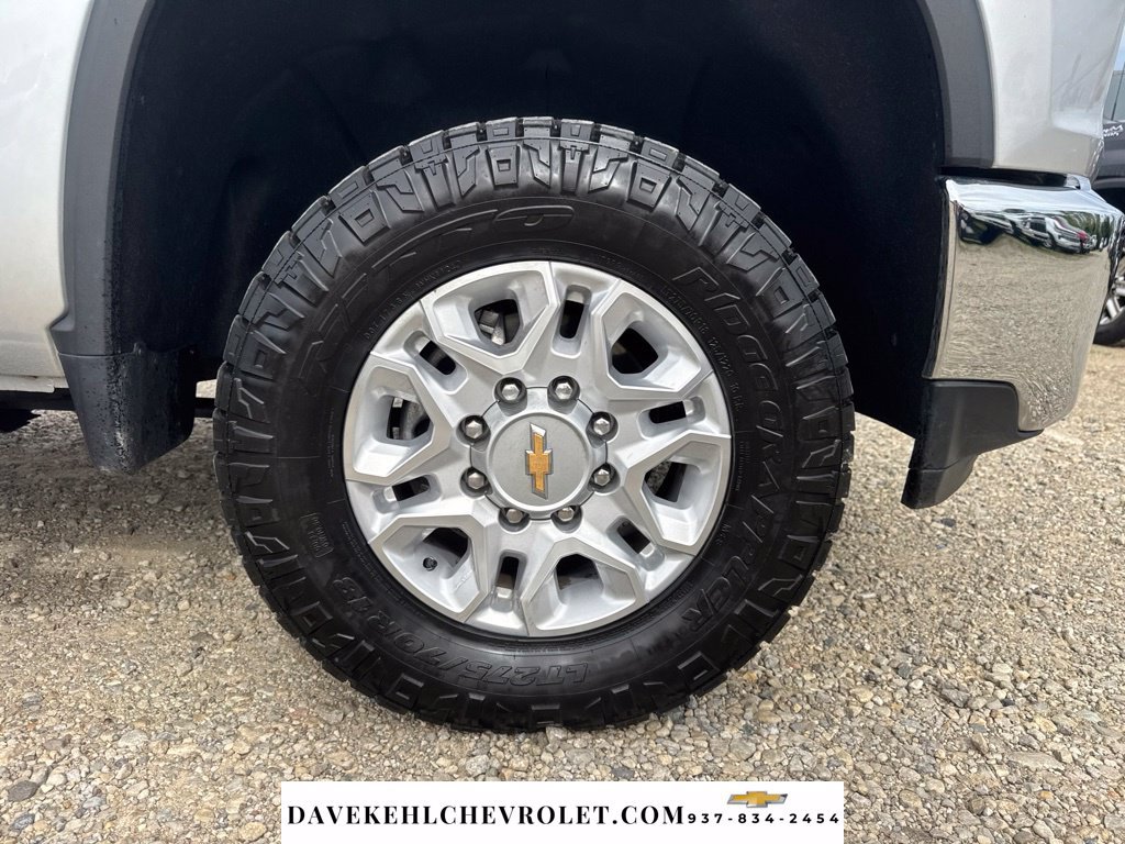 Used 2022 Chevrolet Silverado 3500 LT w/ Convenience Package AWD/4WD image 9