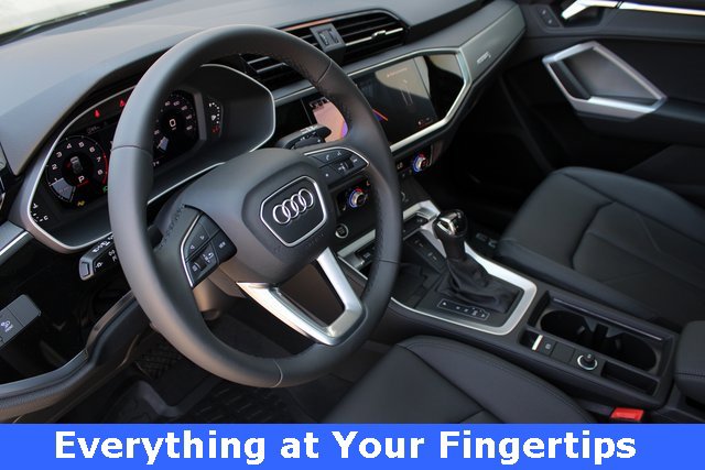 New 2025 Audi Q3 2.0T Premium image 2