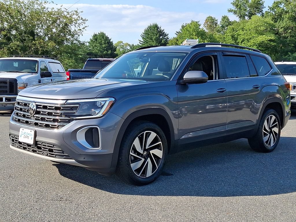 Used 2025 Volkswagen Atlas SE AWD/4WD image 3
